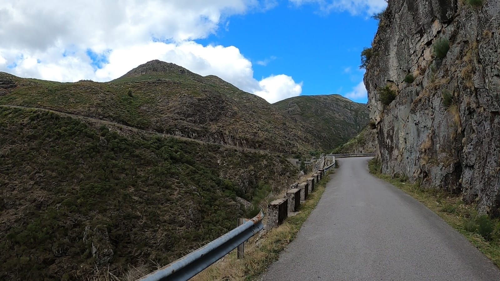 Roteiro pelo Gerês | Moto TravelHub